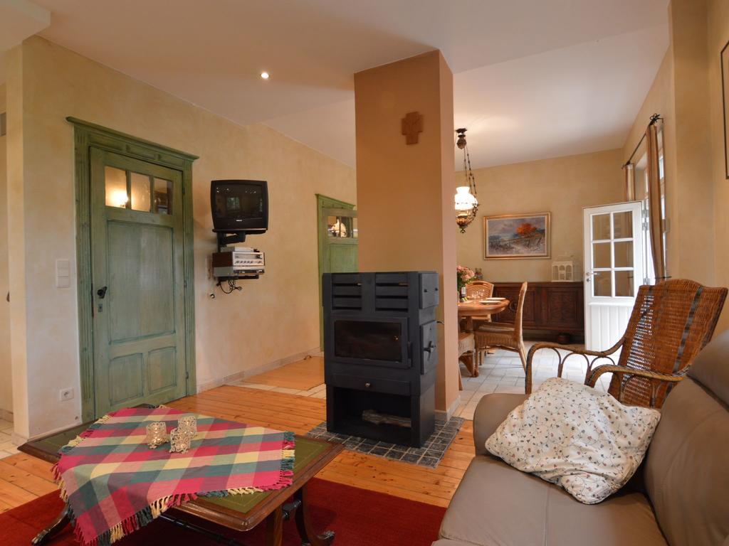 Furnished Bungalow In Monceau En Ardenne With Garden BarbecueOizy 部屋 写真